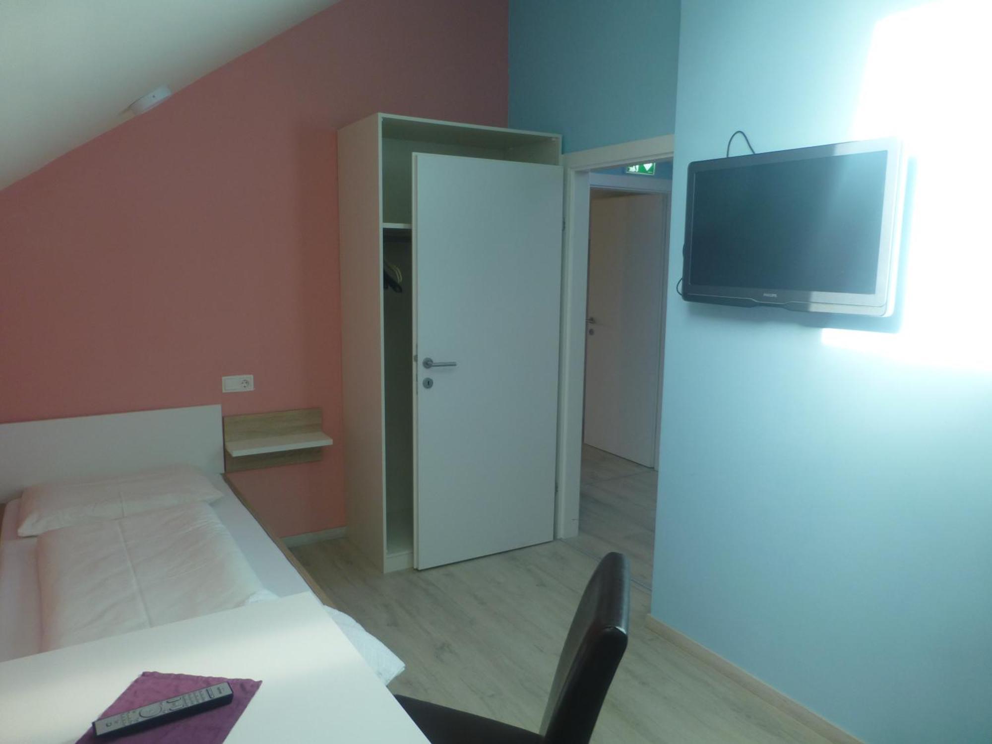 לינה וארוחת בוקר Strass im Attergau Rosslwirt-Rast מראה חיצוני תמונה