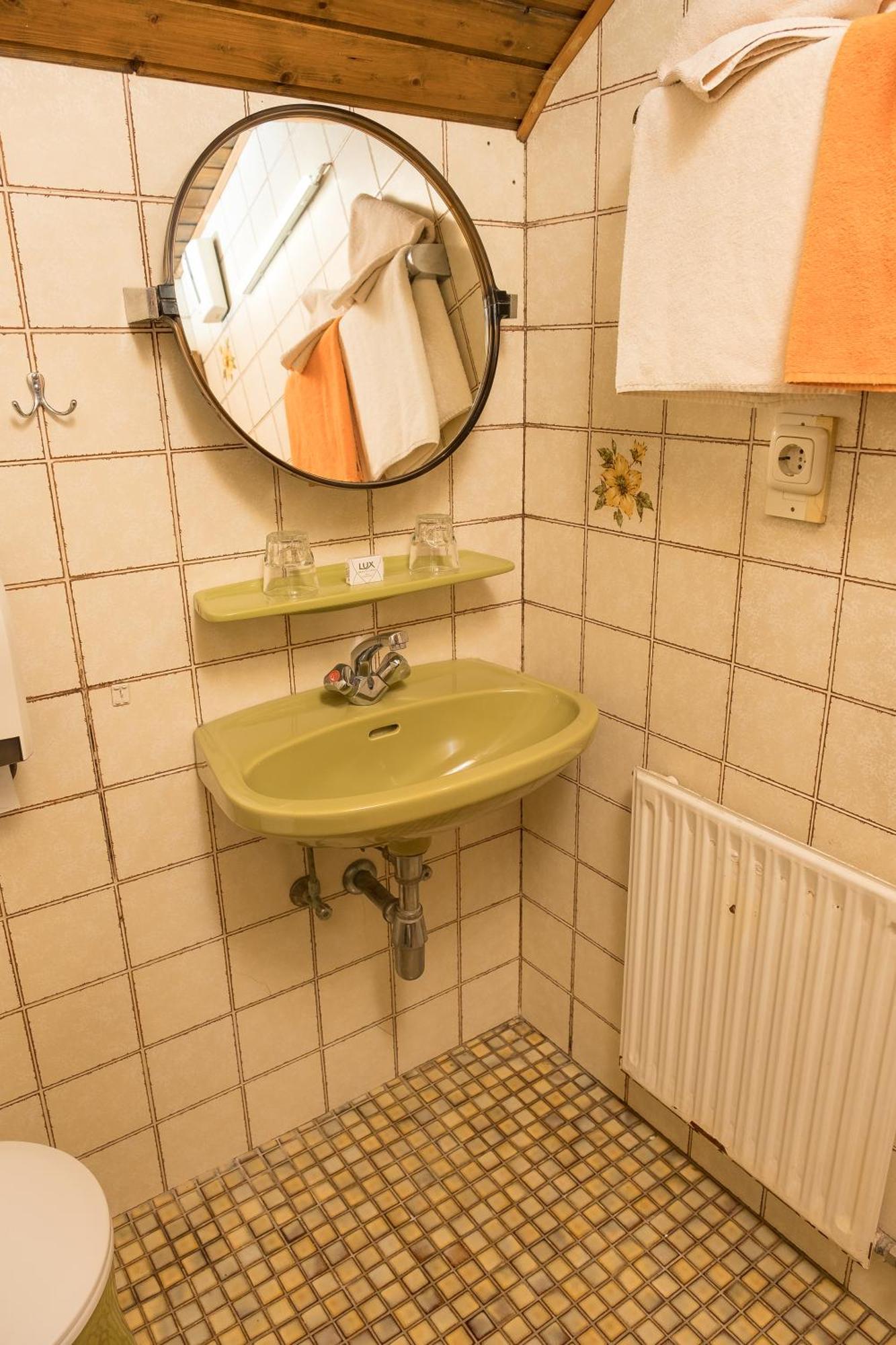 לינה וארוחת בוקר Strass im Attergau Rosslwirt-Rast מראה חיצוני תמונה